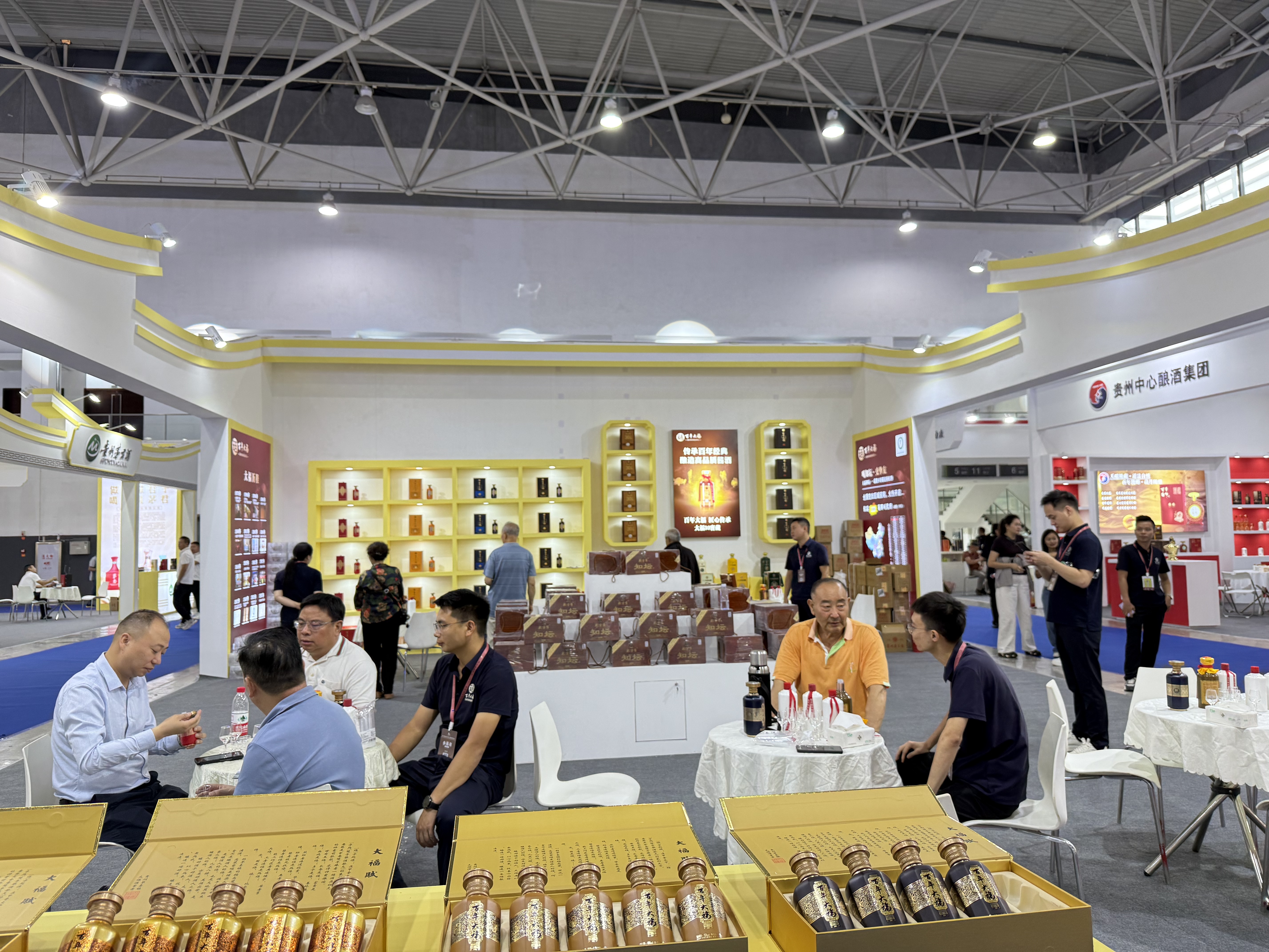 大福酒業(yè)亮相2025貴陽(yáng)國(guó)際酒博會(huì)：以品質(zhì)鏈接合作，以誠(chéng)信構(gòu)架橋梁，斬獲“貴州精品酒”榮譽(yù)獎(jiǎng)！